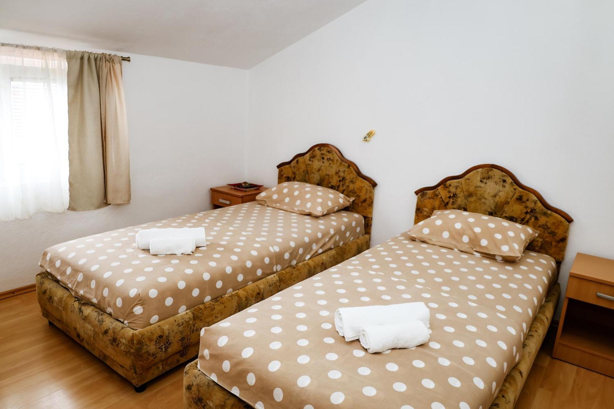 Apartments Djukic Tivat Extérieur photo