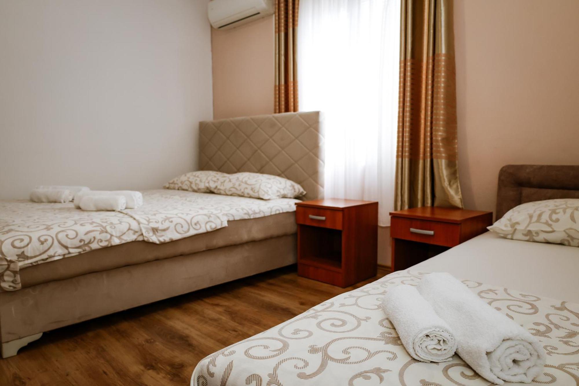 Apartments Djukic Tivat Extérieur photo
